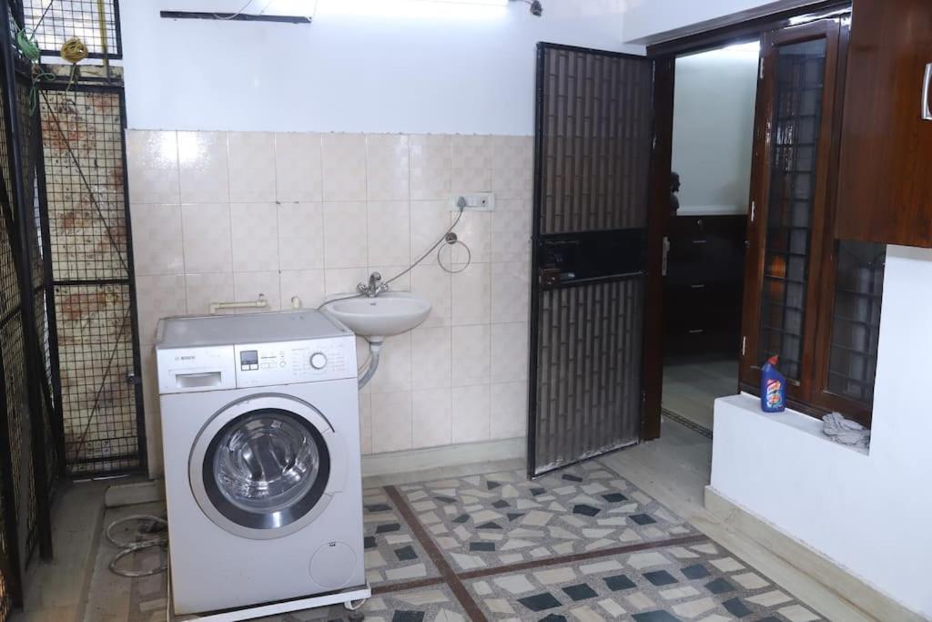 Divine India Service Apartment 3Bhk,B57 Sarita Vihar,Apollo New Delhi Extérieur photo