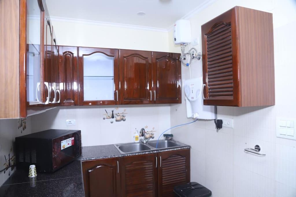 Divine India Service Apartment 3Bhk,B57 Sarita Vihar,Apollo New Delhi Extérieur photo
