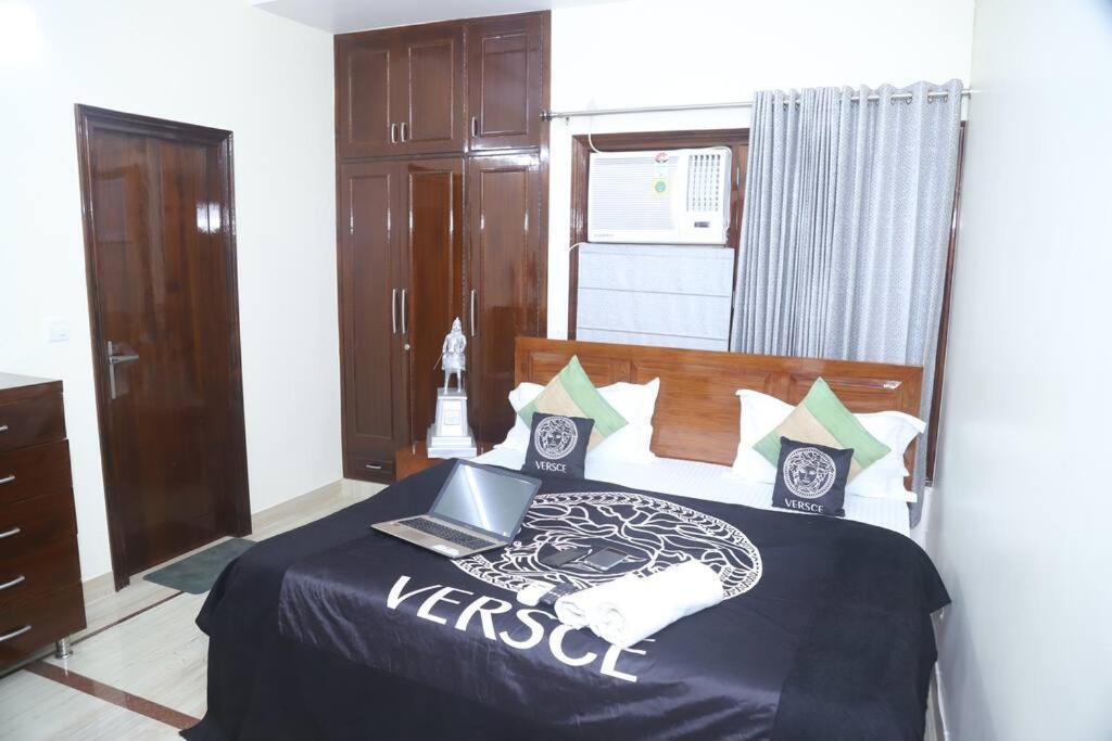 Divine India Service Apartment 3Bhk,B57 Sarita Vihar,Apollo New Delhi Extérieur photo