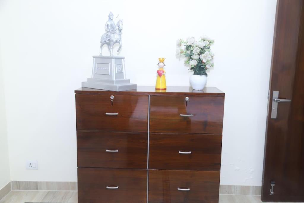 Divine India Service Apartment 3Bhk,B57 Sarita Vihar,Apollo New Delhi Extérieur photo
