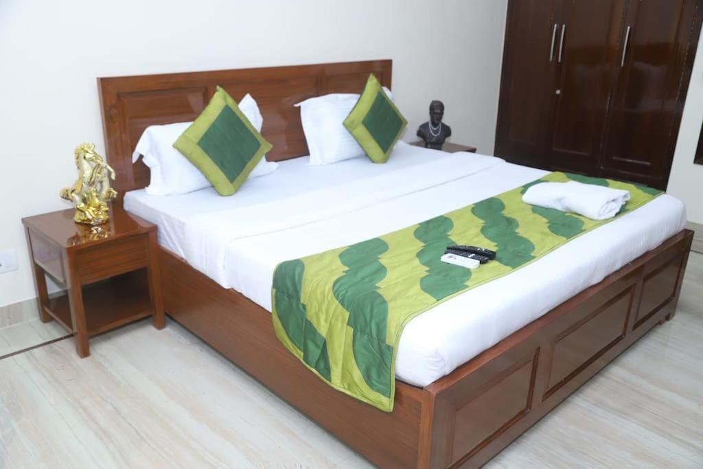 Divine India Service Apartment 3Bhk,B57 Sarita Vihar,Apollo New Delhi Extérieur photo