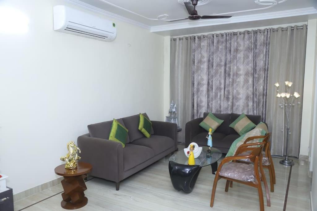 Divine India Service Apartment 3Bhk,B57 Sarita Vihar,Apollo New Delhi Extérieur photo
