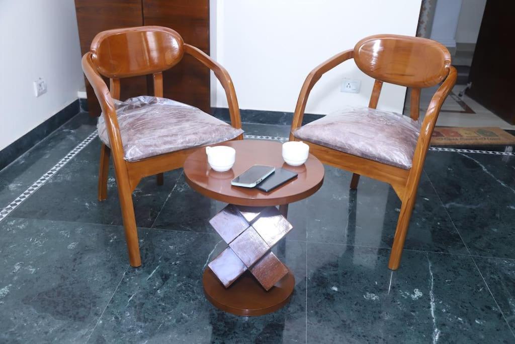 Divine India Service Apartment 3Bhk,B57 Sarita Vihar,Apollo New Delhi Extérieur photo