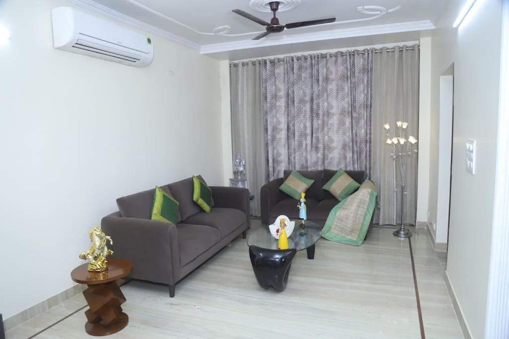 Divine India Service Apartment 3Bhk,B57 Sarita Vihar,Apollo New Delhi Extérieur photo