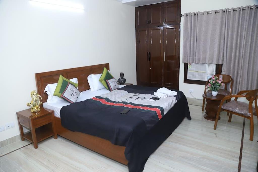 Divine India Service Apartment 3Bhk,B57 Sarita Vihar,Apollo New Delhi Extérieur photo