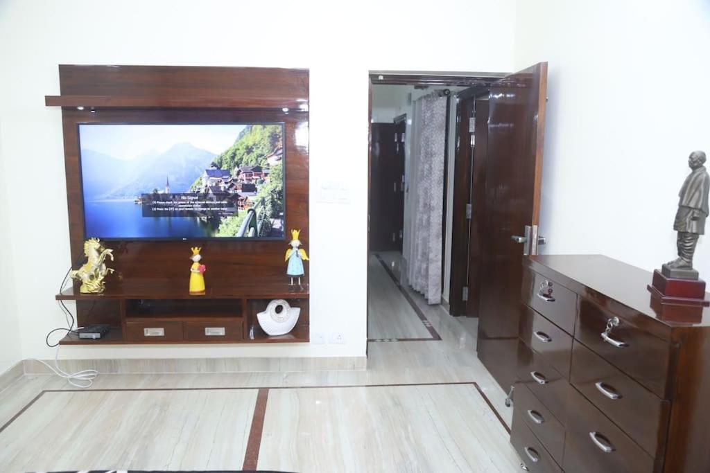 Divine India Service Apartment 3Bhk,B57 Sarita Vihar,Apollo New Delhi Extérieur photo