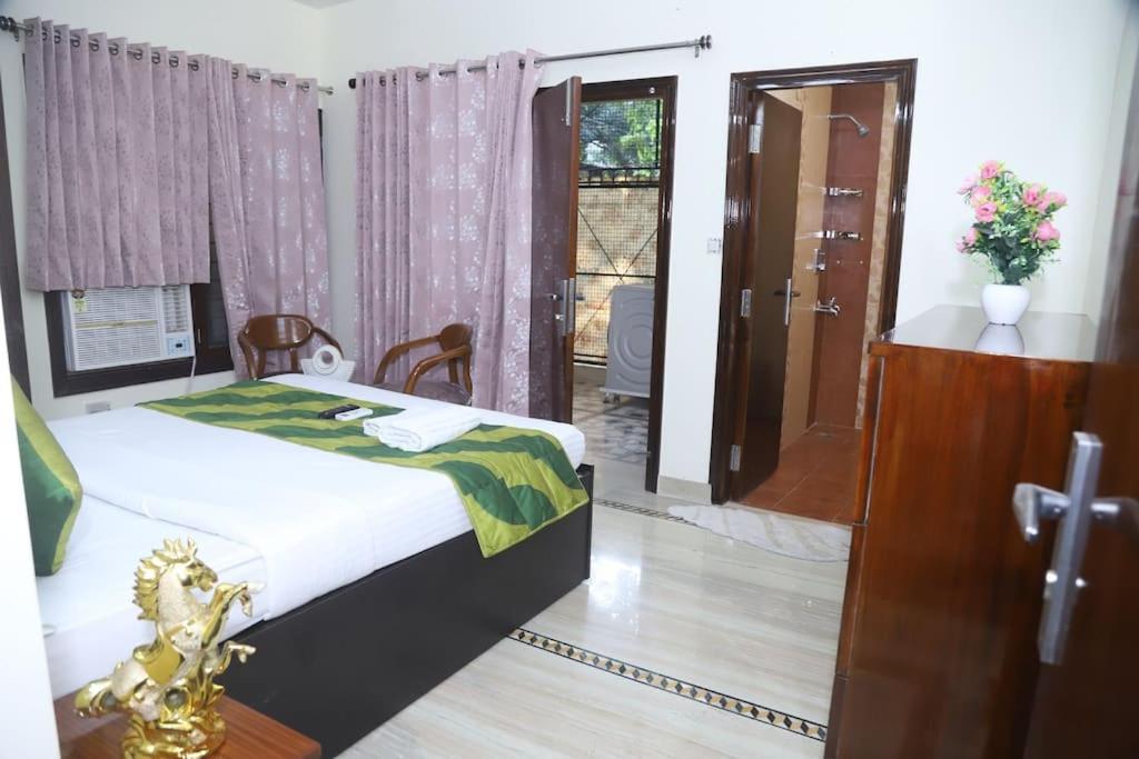 Divine India Service Apartment 3Bhk,B57 Sarita Vihar,Apollo New Delhi Extérieur photo