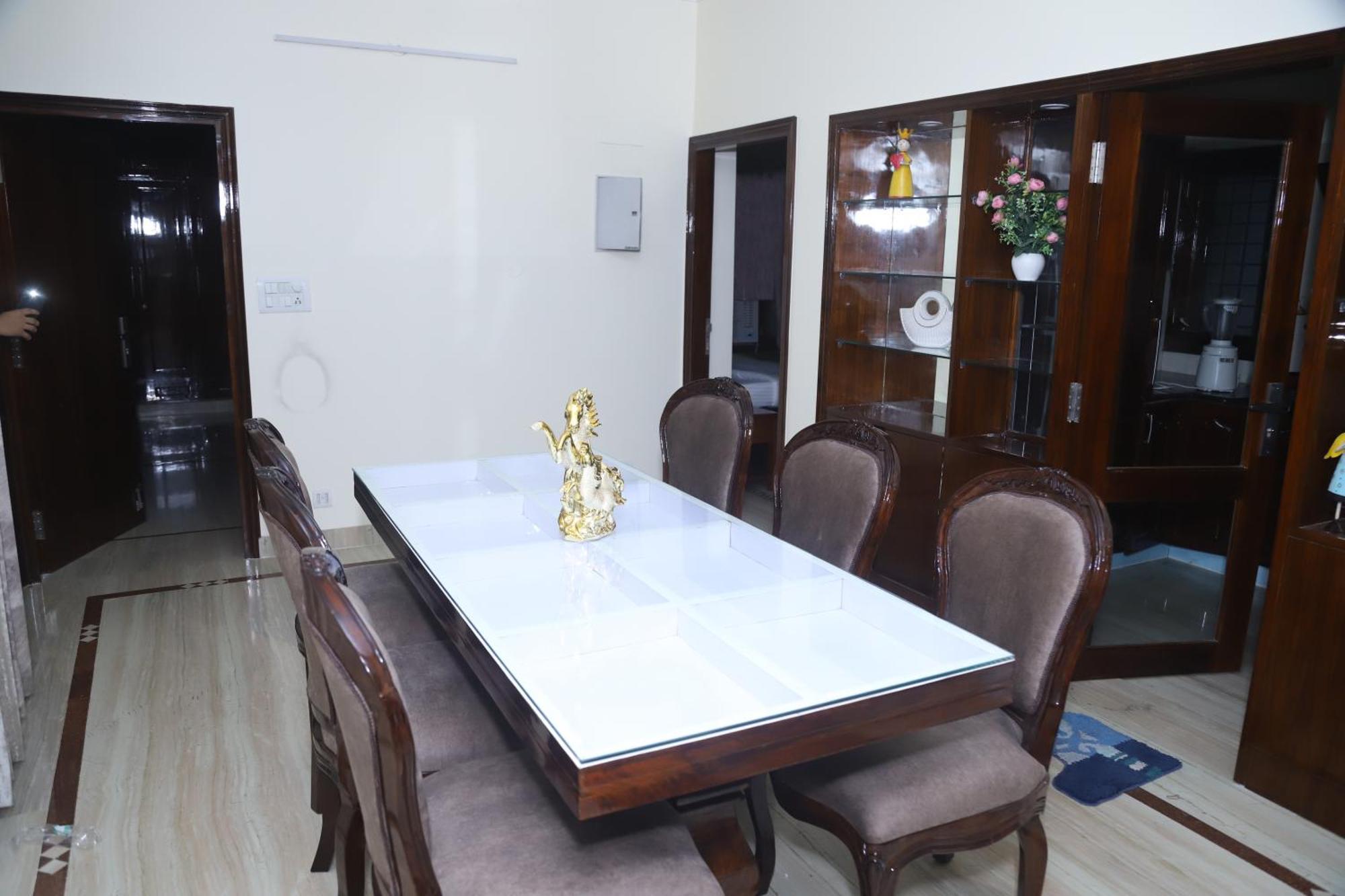 Divine India Service Apartment 3Bhk,B57 Sarita Vihar,Apollo New Delhi Extérieur photo