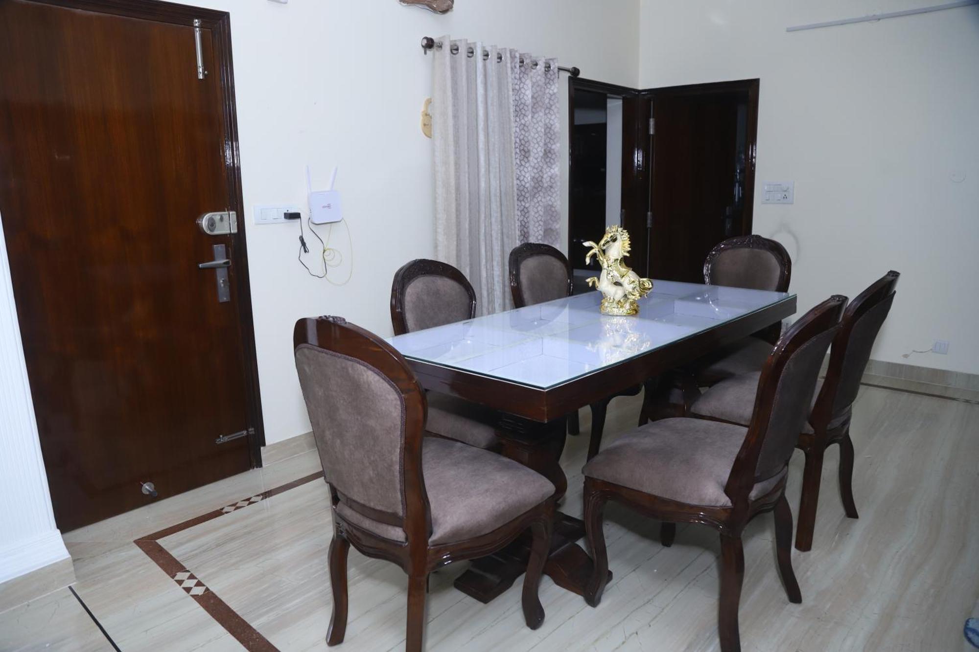 Divine India Service Apartment 3Bhk,B57 Sarita Vihar,Apollo New Delhi Extérieur photo