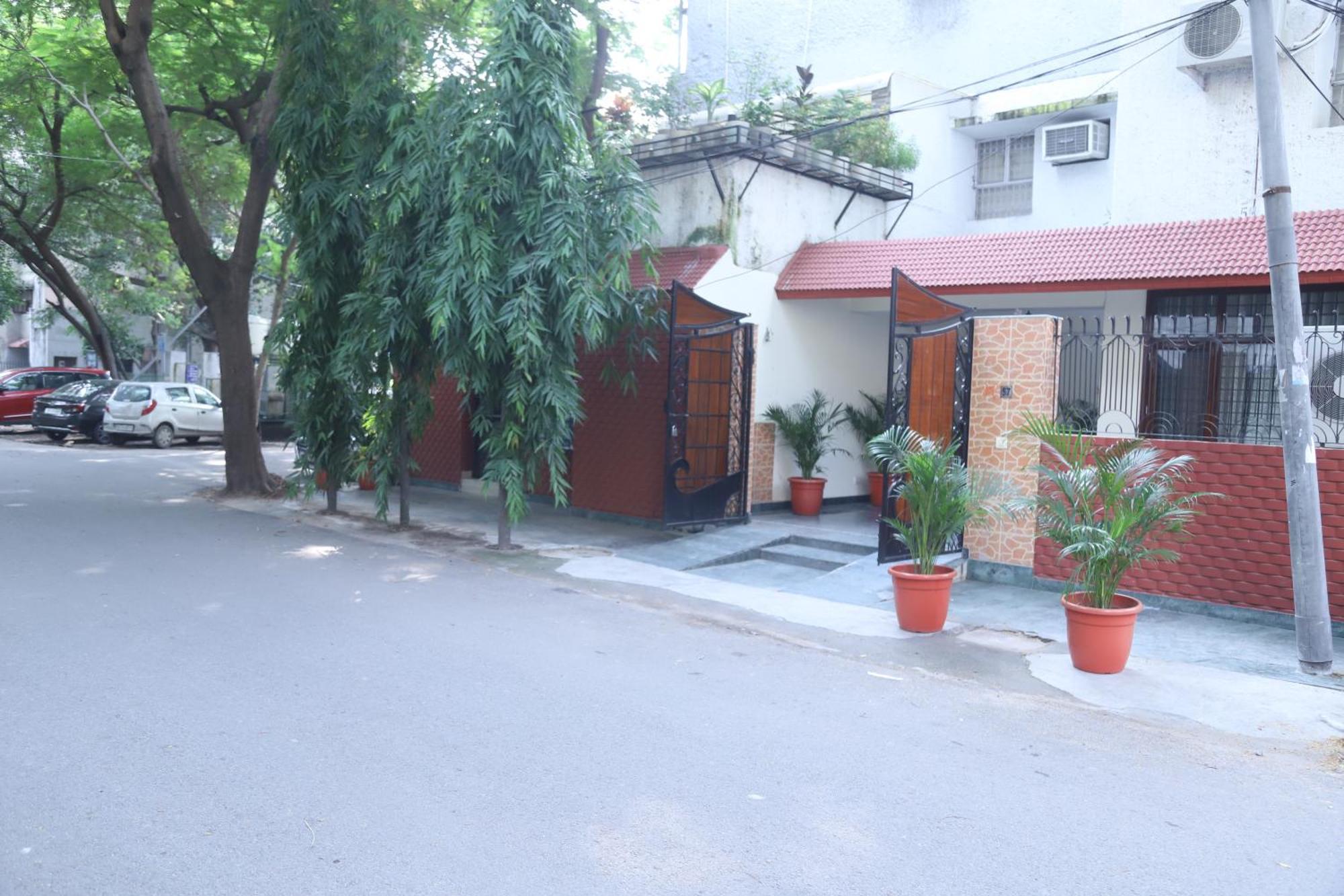 Divine India Service Apartment 3Bhk,B57 Sarita Vihar,Apollo New Delhi Extérieur photo