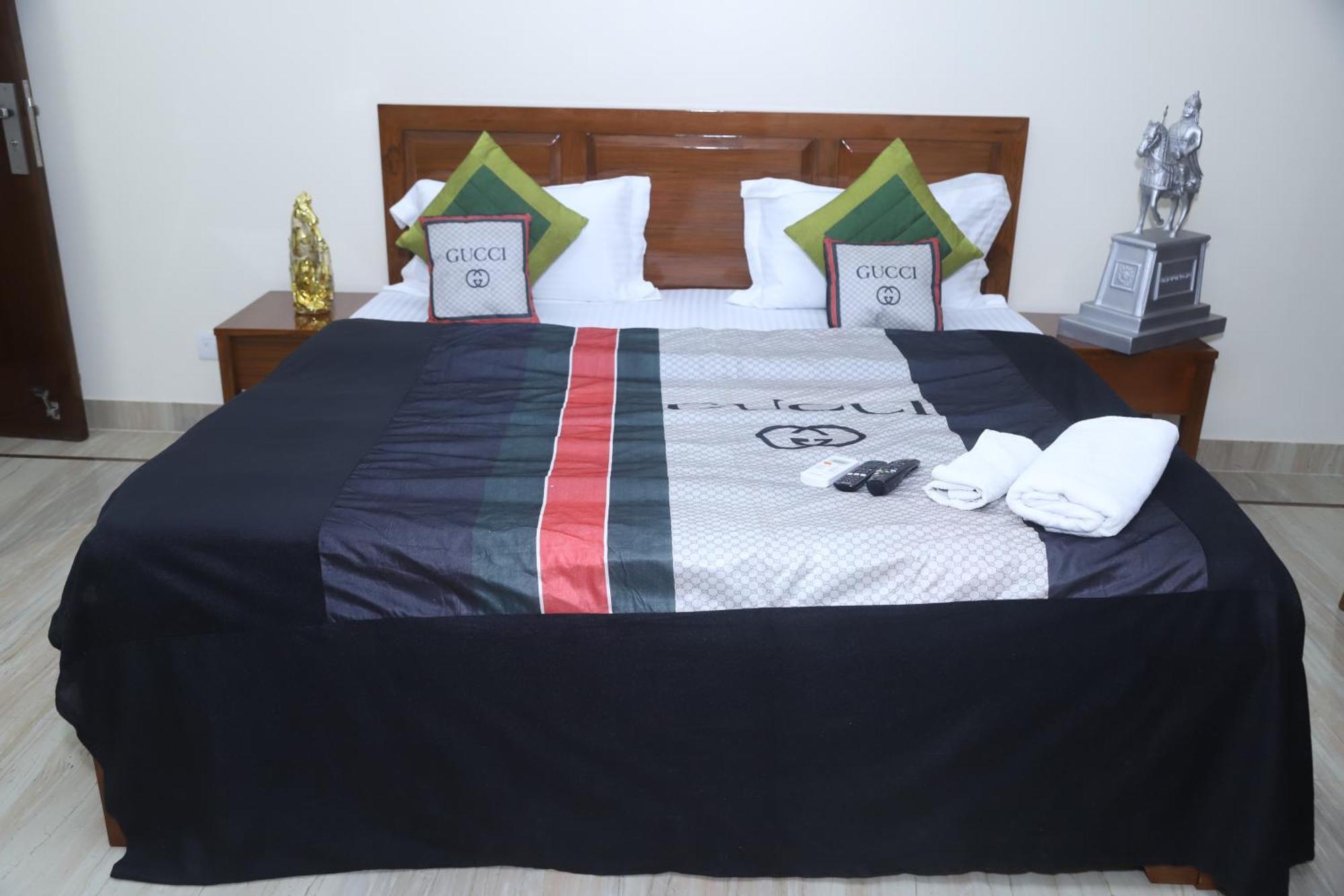 Divine India Service Apartment 3Bhk,B57 Sarita Vihar,Apollo New Delhi Extérieur photo